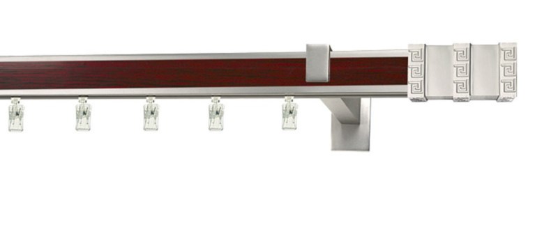 Kovová garnýž Aveno Bristol, dekor buk s chromem. Hranatý hliníkový profil 31×13 mm. Montáž na stěnu nebo strop.