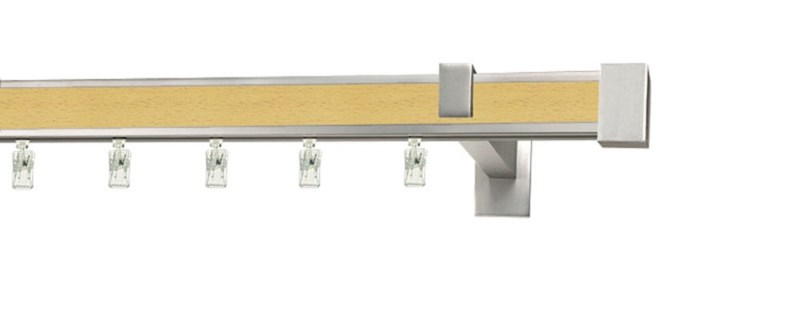 Jednořadá garnýž Aveno Loreto, dekor buk s chromem. Hliníkový profil 31×13 mm. Montáž na stěnu nebo strop.