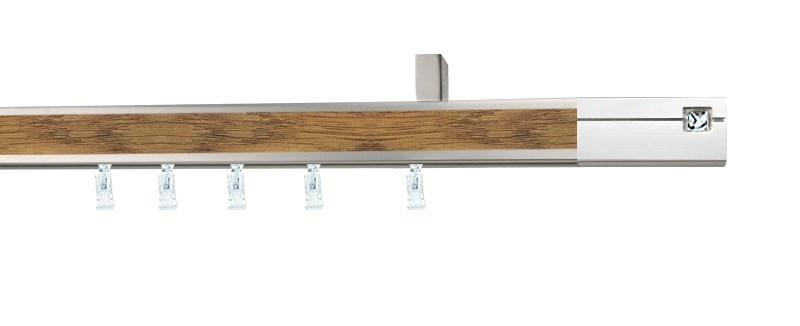 Hliníková garnýž AVENO Aveno Crystal v dubovém dekoru, profil 31×13 mm. Jednořadý systém s drážkou pro stropní montáž.