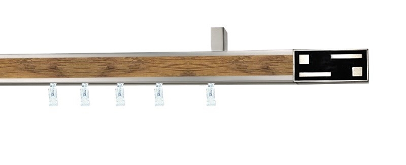 Jednořadá garnýž Aveno Aster v dekoru dub. Hliníkový profil 31x13 mm, univerzální montáž na zeď nebo stropní uchycení.