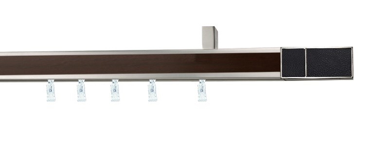 Jednořadá garnýž Aveno Croco s obdélníkovým profilem 31×13 mm. Černé provedení s wenge, možnost montáže na zeď i strop.